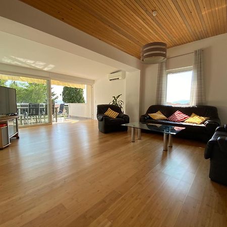 Villa Flora Kastela Ngoại thất bức ảnh
