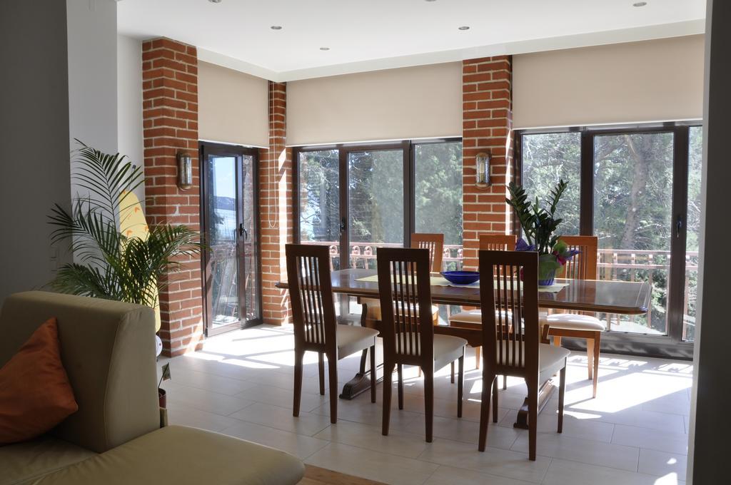 Villa Flora Kastela Phòng bức ảnh