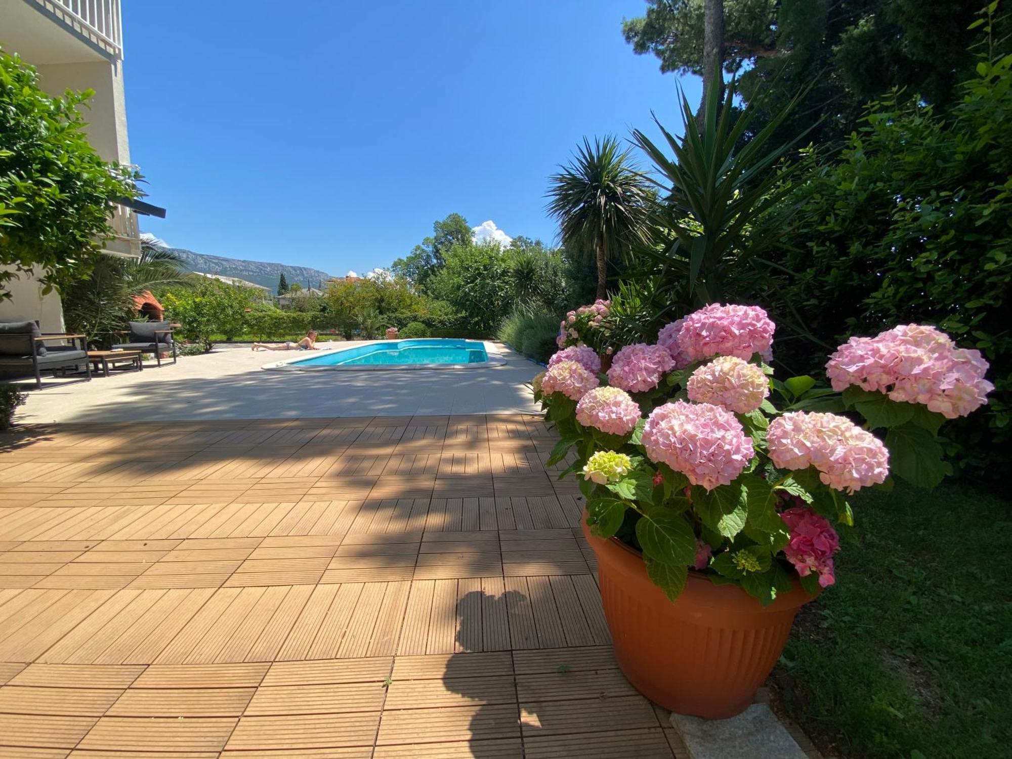 Villa Flora Kastela Ngoại thất bức ảnh